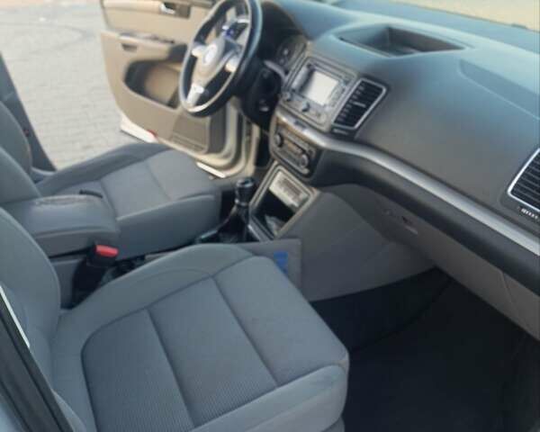 Сірий Фольксваген Шаран, об'ємом двигуна 1.97 л та пробігом 330 тис. км за 9900 $, фото 39 на Automoto.ua