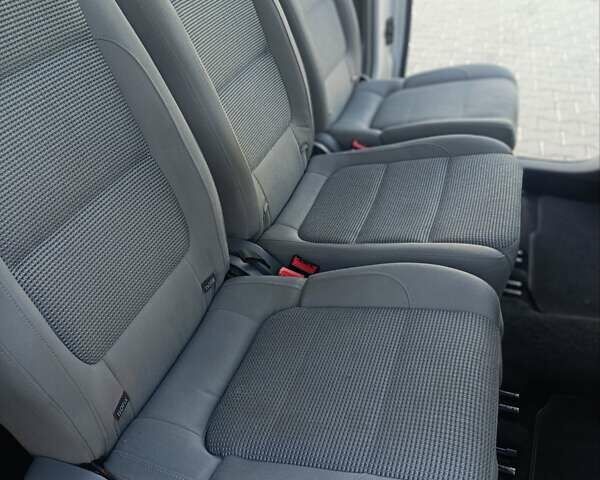 Серый Фольксваген Шаран, объемом двигателя 1.97 л и пробегом 330 тыс. км за 10500 $, фото 21 на Automoto.ua