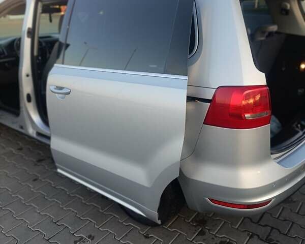 Сірий Фольксваген Шаран, об'ємом двигуна 1.97 л та пробігом 330 тис. км за 9900 $, фото 17 на Automoto.ua