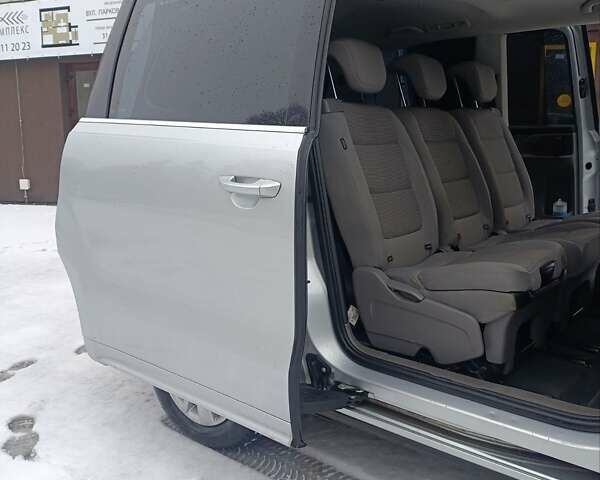 Серый Фольксваген Шаран, объемом двигателя 1.97 л и пробегом 330 тыс. км за 9900 $, фото 12 на Automoto.ua