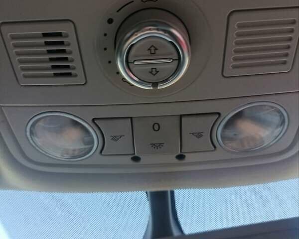 Серый Фольксваген Шаран, объемом двигателя 1.97 л и пробегом 330 тыс. км за 10500 $, фото 31 на Automoto.ua