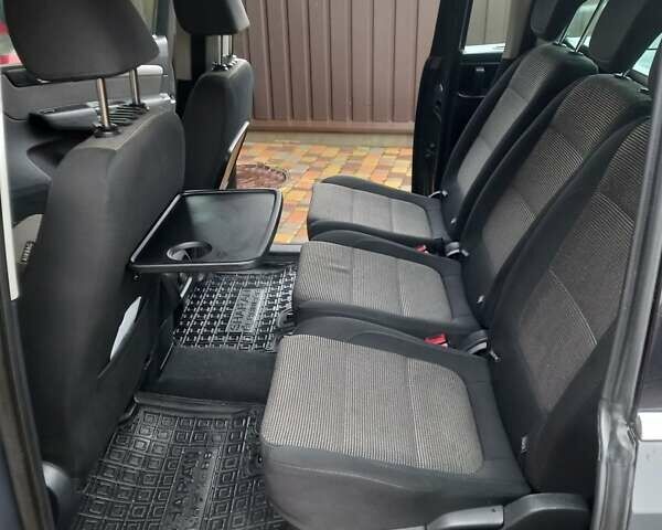 Сірий Фольксваген Шаран, об'ємом двигуна 2 л та пробігом 325 тис. км за 10700 $, фото 9 на Automoto.ua
