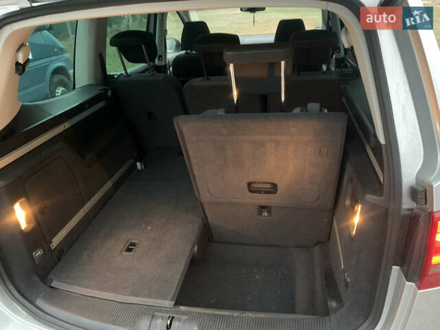 Серый Фольксваген Шаран, объемом двигателя 1.97 л и пробегом 240 тыс. км за 15400 $, фото 3 на Automoto.ua