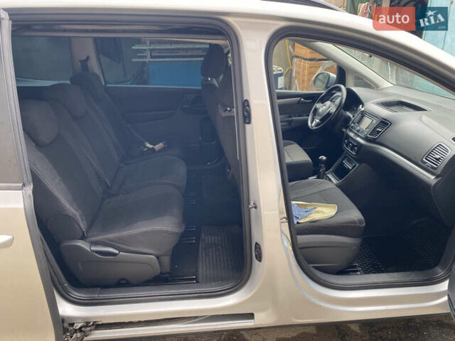Серый Фольксваген Шаран, объемом двигателя 2 л и пробегом 291 тыс. км за 10400 $, фото 10 на Automoto.ua