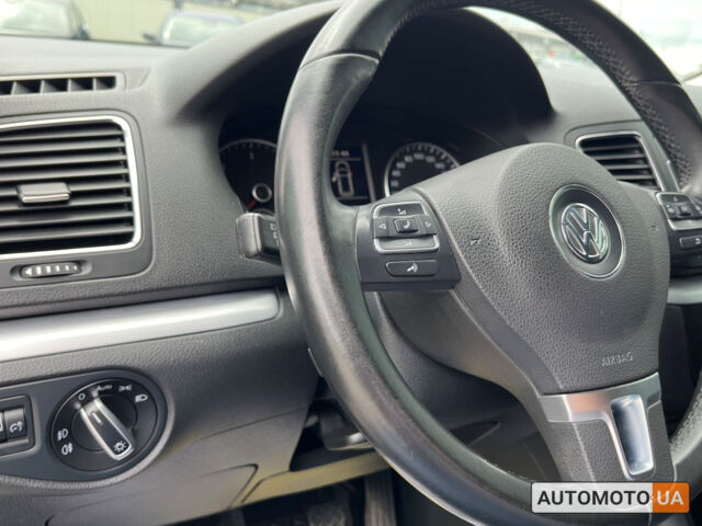 Серый Фольксваген Шаран, объемом двигателя 2 л и пробегом 175 тыс. км за 15300 $, фото 13 на Automoto.ua
