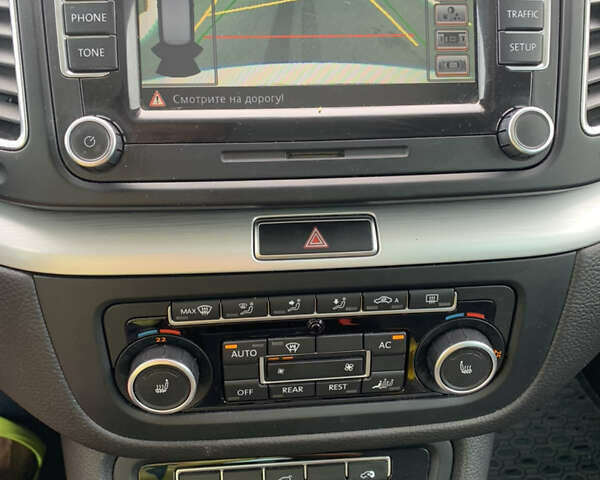 Серый Фольксваген Шаран, объемом двигателя 1.97 л и пробегом 240 тыс. км за 15400 $, фото 12 на Automoto.ua