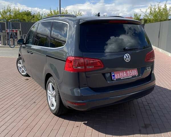 Серый Фольксваген Шаран, объемом двигателя 2 л и пробегом 288 тыс. км за 13250 $, фото 2 на Automoto.ua