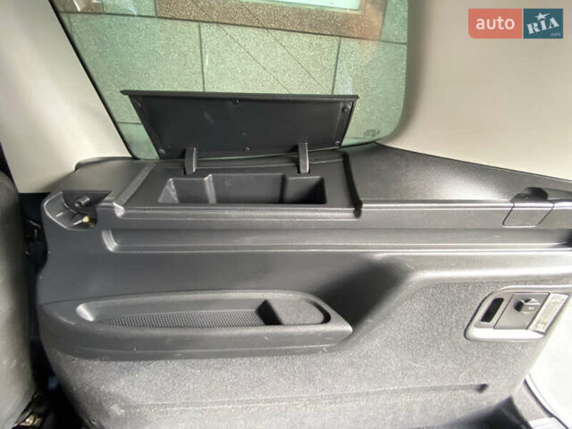 Серый Фольксваген Шаран, объемом двигателя 2 л и пробегом 291 тыс. км за 10400 $, фото 30 на Automoto.ua