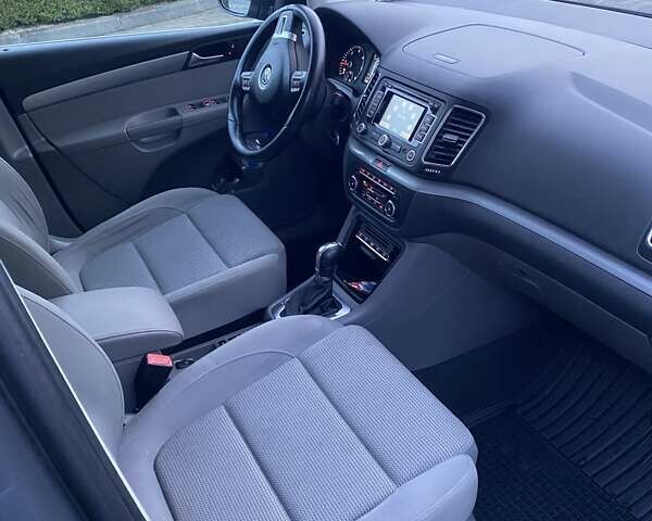 Сірий Фольксваген Шаран, об'ємом двигуна 2 л та пробігом 290 тис. км за 12900 $, фото 16 на Automoto.ua