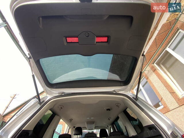 Серый Фольксваген Шаран, объемом двигателя 2 л и пробегом 291 тыс. км за 10400 $, фото 24 на Automoto.ua