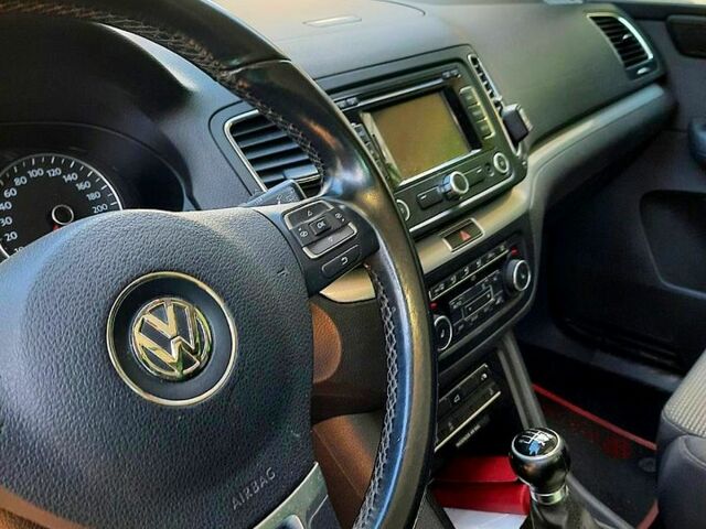 Серый Фольксваген Шаран, объемом двигателя 2 л и пробегом 281 тыс. км за 12000 $, фото 13 на Automoto.ua