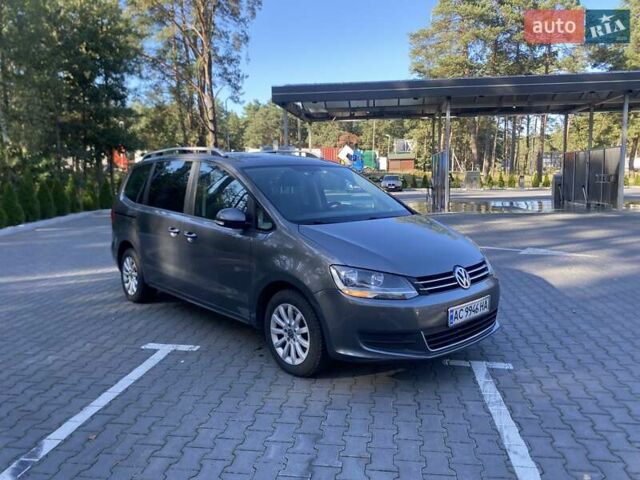 Серый Фольксваген Шаран, объемом двигателя 2 л и пробегом 309 тыс. км за 10800 $, фото 28 на Automoto.ua