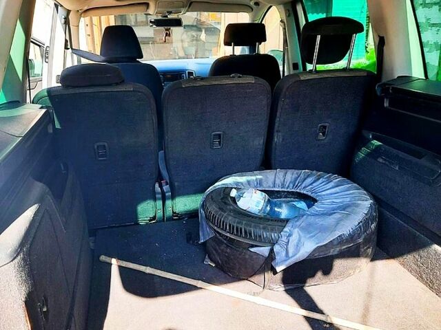 Серый Фольксваген Шаран, объемом двигателя 2 л и пробегом 281 тыс. км за 12000 $, фото 6 на Automoto.ua