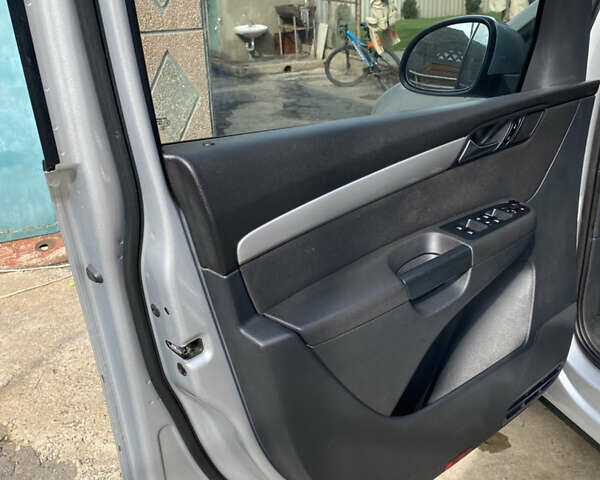 Серый Фольксваген Шаран, объемом двигателя 2 л и пробегом 291 тыс. км за 10400 $, фото 22 на Automoto.ua