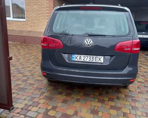 Сірий Фольксваген Шаран, об'ємом двигуна 2 л та пробігом 325 тис. км за 10700 $, фото 11 на Automoto.ua