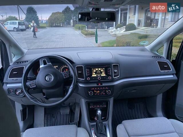 Сірий Фольксваген Шаран, об'ємом двигуна 2 л та пробігом 290 тис. км за 12900 $, фото 19 на Automoto.ua