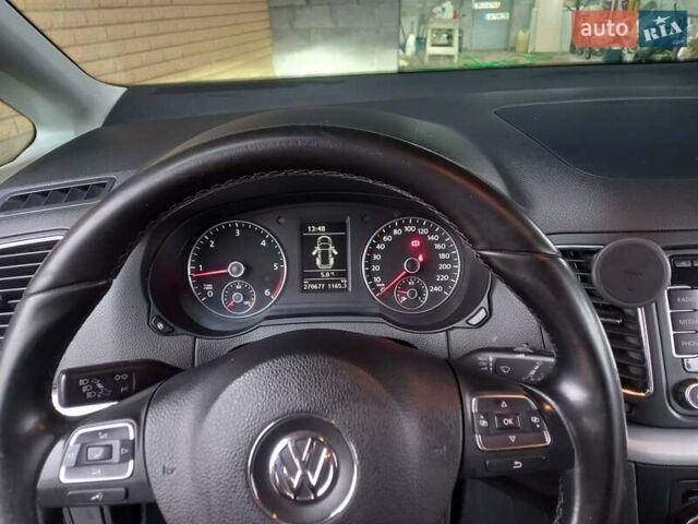 Сірий Фольксваген Шаран, об'ємом двигуна 2 л та пробігом 325 тис. км за 10700 $, фото 7 на Automoto.ua