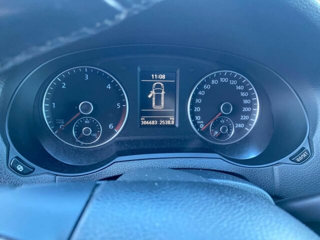 Серый Фольксваген Шаран, объемом двигателя 2 л и пробегом 306 тыс. км за 11500 $, фото 9 на Automoto.ua