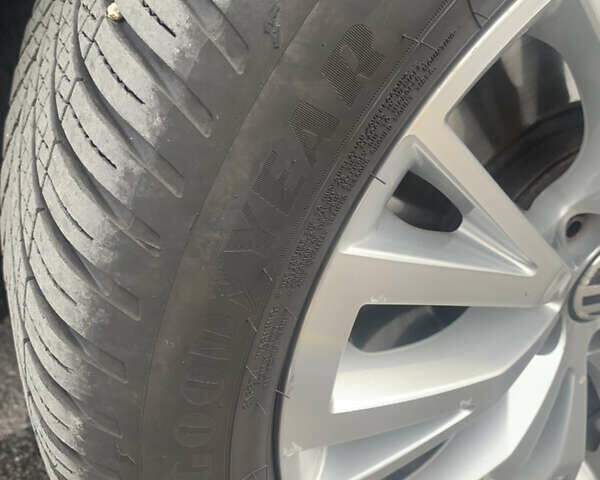 Серый Фольксваген Шаран, объемом двигателя 1.97 л и пробегом 240 тыс. км за 15400 $, фото 15 на Automoto.ua