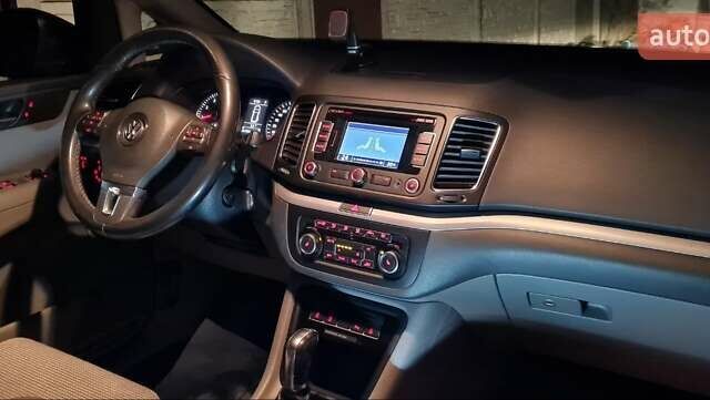 Серый Фольксваген Шаран, объемом двигателя 1.39 л и пробегом 251 тыс. км за 10200 $, фото 20 на Automoto.ua