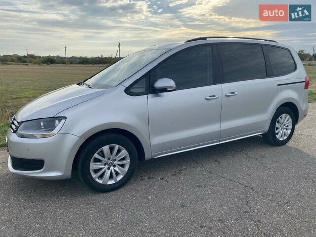 Сірий Фольксваген Шаран, об'ємом двигуна 2 л та пробігом 292 тис. км за 10500 $, фото 3 на Automoto.ua
