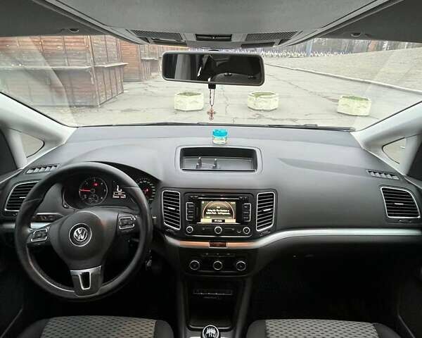 Сірий Фольксваген Шаран, об'ємом двигуна 2 л та пробігом 309 тис. км за 11300 $, фото 7 на Automoto.ua