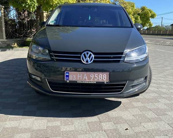 Сірий Фольксваген Шаран, об'ємом двигуна 2 л та пробігом 290 тис. км за 12900 $, фото 1 на Automoto.ua