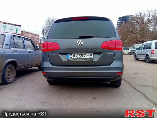 Серый Фольксваген Шаран, объемом двигателя 2 л и пробегом 360 тыс. км за 13000 $, фото 3 на Automoto.ua