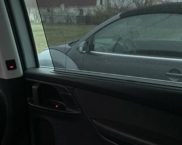 Серый Фольксваген Шаран, объемом двигателя 1.97 л и пробегом 240 тыс. км за 15400 $, фото 5 на Automoto.ua