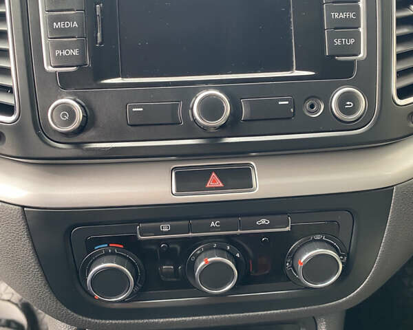 Сірий Фольксваген Шаран, об'ємом двигуна 2 л та пробігом 292 тис. км за 10500 $, фото 7 на Automoto.ua