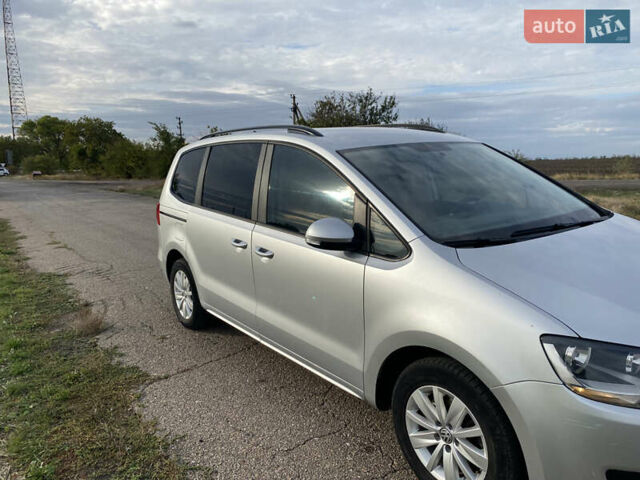 Серый Фольксваген Шаран, объемом двигателя 2 л и пробегом 291 тыс. км за 10400 $, фото 1 на Automoto.ua