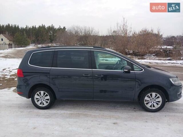 Серый Фольксваген Шаран, объемом двигателя 1.39 л и пробегом 251 тыс. км за 10200 $, фото 3 на Automoto.ua