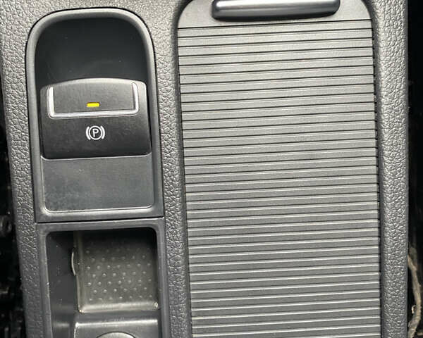 Серый Фольксваген Шаран, объемом двигателя 2 л и пробегом 291 тыс. км за 10400 $, фото 19 на Automoto.ua