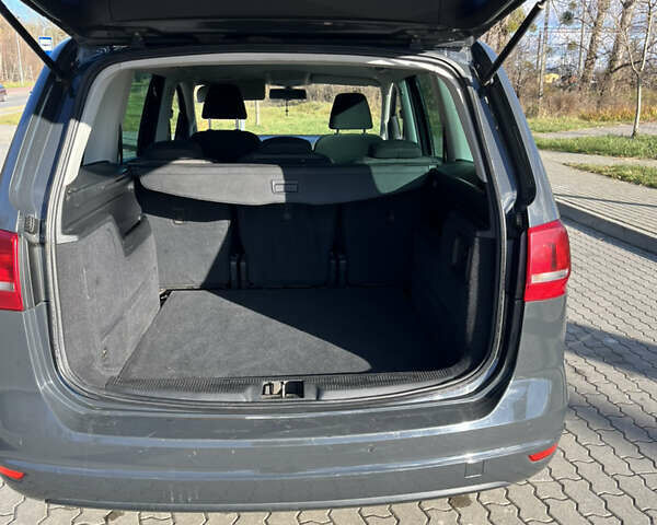 Серый Фольксваген Шаран, объемом двигателя 1.97 л и пробегом 376 тыс. км за 11800 $, фото 13 на Automoto.ua