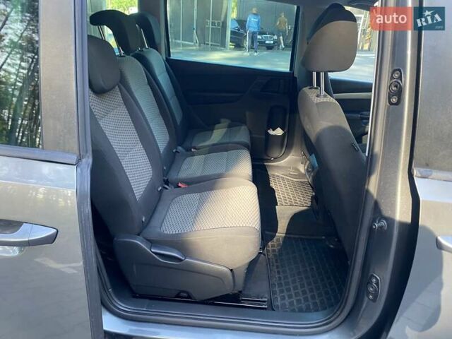 Серый Фольксваген Шаран, объемом двигателя 2 л и пробегом 309 тыс. км за 10800 $, фото 22 на Automoto.ua