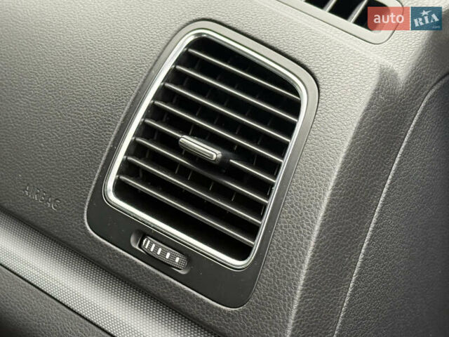 Серый Фольксваген Шаран, объемом двигателя 2 л и пробегом 295 тыс. км за 11850 $, фото 48 на Automoto.ua