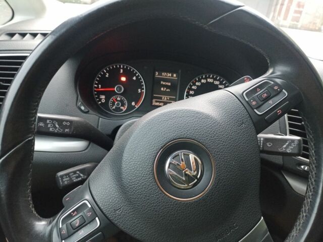 Серый Фольксваген Шаран, объемом двигателя 2 л и пробегом 255 тыс. км за 15666 $, фото 1 на Automoto.ua