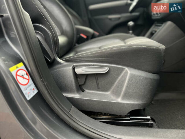 Сірий Фольксваген Шаран, об'ємом двигуна 2 л та пробігом 340 тис. км за 14000 $, фото 34 на Automoto.ua