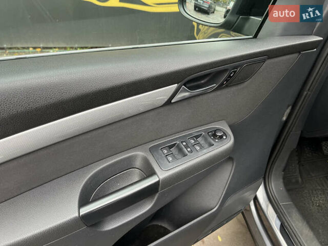 Сірий Фольксваген Шаран, об'ємом двигуна 2 л та пробігом 340 тис. км за 14000 $, фото 12 на Automoto.ua