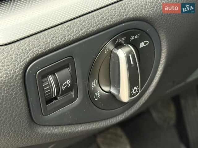 Серый Фольксваген Шаран, объемом двигателя 2 л и пробегом 295 тыс. км за 11850 $, фото 57 на Automoto.ua