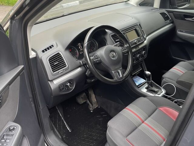 Серый Фольксваген Шаран, объемом двигателя 2 л и пробегом 266 тыс. км за 11500 $, фото 8 на Automoto.ua