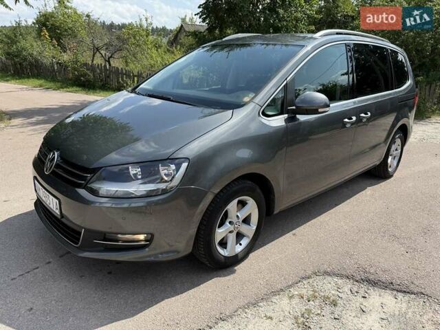 Серый Фольксваген Шаран, объемом двигателя 2 л и пробегом 203 тыс. км за 15200 $, фото 2 на Automoto.ua