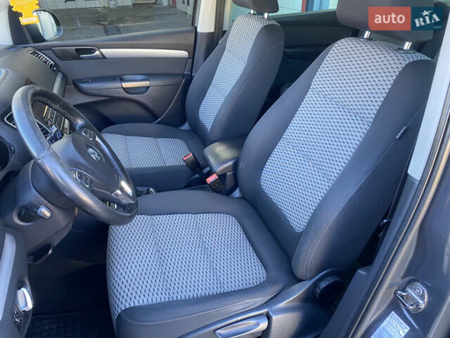 Серый Фольксваген Шаран, объемом двигателя 1.97 л и пробегом 273 тыс. км за 11550 $, фото 8 на Automoto.ua