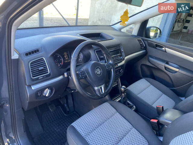 Серый Фольксваген Шаран, объемом двигателя 1.97 л и пробегом 273 тыс. км за 11550 $, фото 17 на Automoto.ua