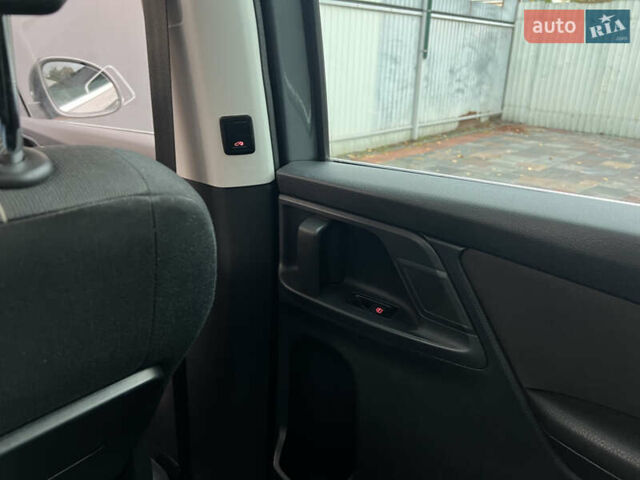 Сірий Фольксваген Шаран, об'ємом двигуна 2 л та пробігом 340 тис. км за 14000 $, фото 20 на Automoto.ua