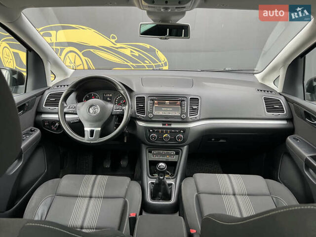 Сірий Фольксваген Шаран, об'ємом двигуна 2 л та пробігом 340 тис. км за 14000 $, фото 21 на Automoto.ua