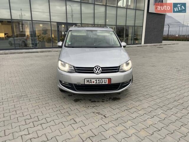 Серый Фольксваген Шаран, объемом двигателя 2 л и пробегом 228 тыс. км за 18200 $, фото 1 на Automoto.ua