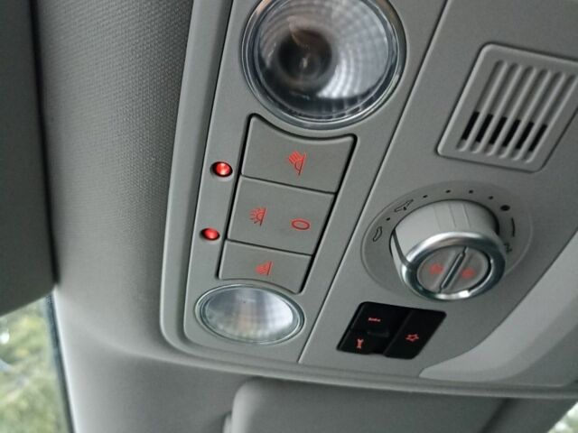 Серый Фольксваген Шаран, объемом двигателя 2 л и пробегом 255 тыс. км за 15666 $, фото 3 на Automoto.ua