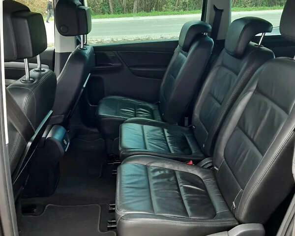 Сірий Фольксваген Шаран, об'ємом двигуна 1.97 л та пробігом 326 тис. км за 10800 $, фото 2 на Automoto.ua