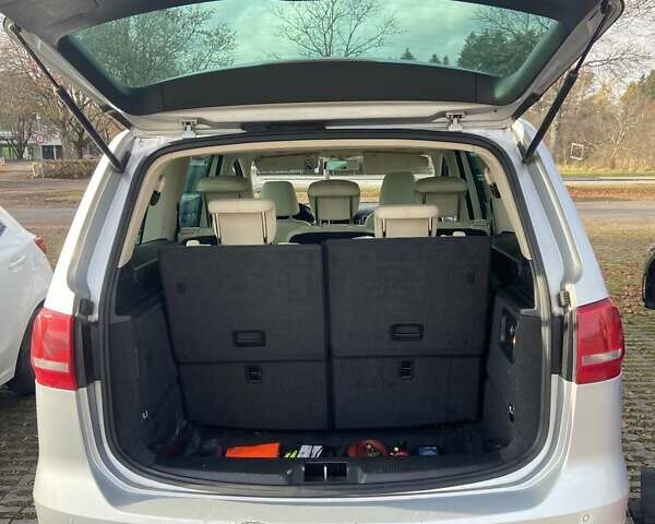 Серый Фольксваген Шаран, объемом двигателя 2 л и пробегом 228 тыс. км за 18200 $, фото 20 на Automoto.ua